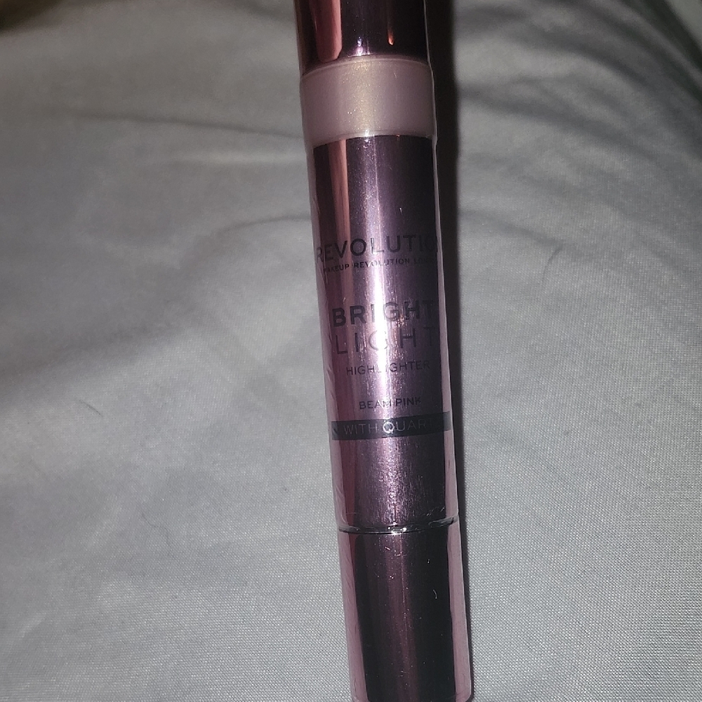 Revolution Bright Light Highlighter - Pink